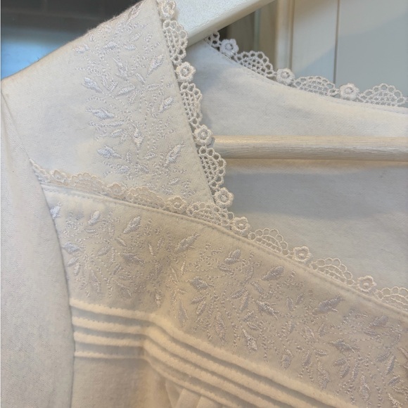 Eileen West Cotton Flannel Nightgown with Lace Trim - Picture 4 of 9